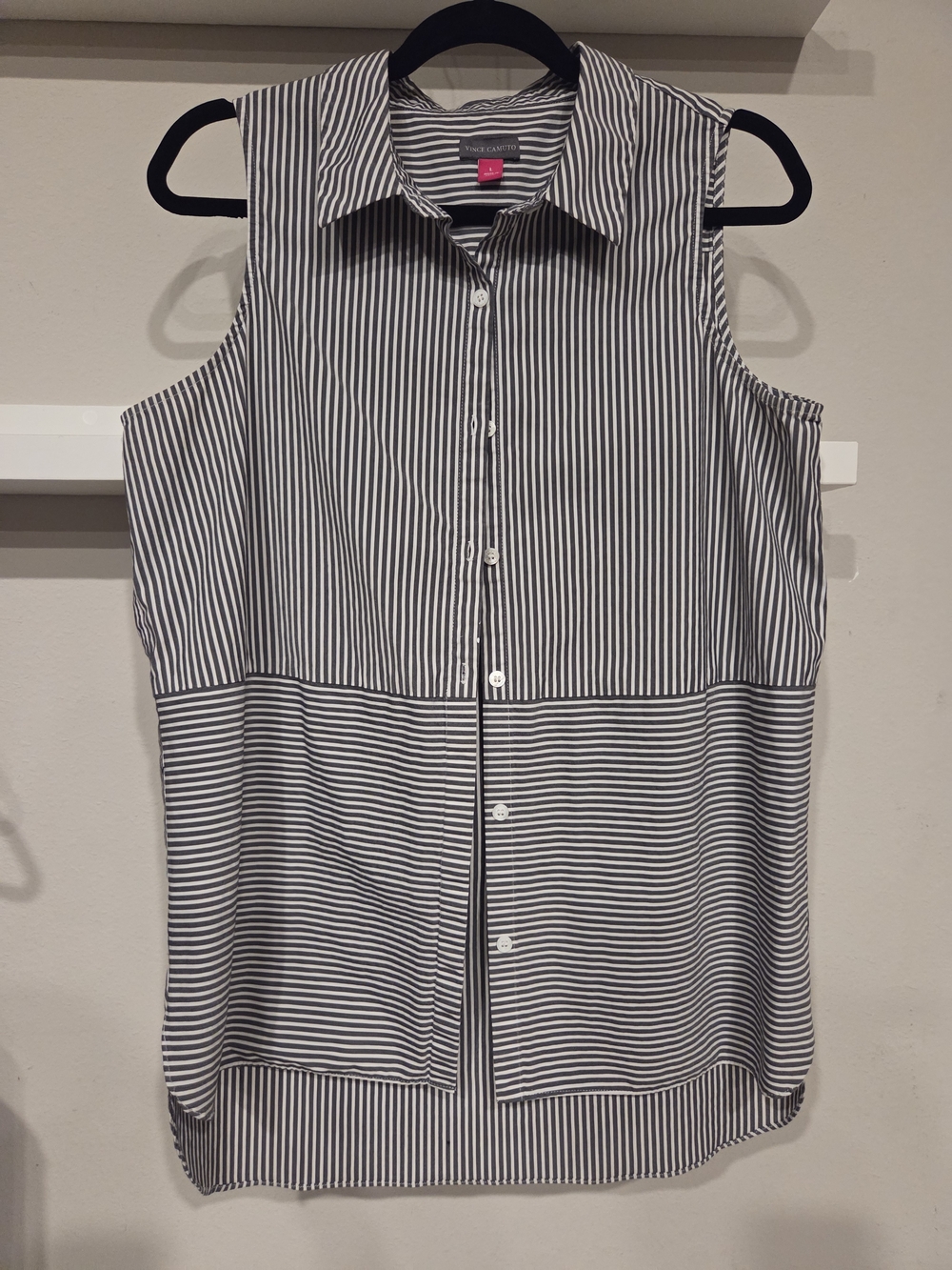 Vince Camuto Black & White Striped Sleeveless Button-Down Shirt